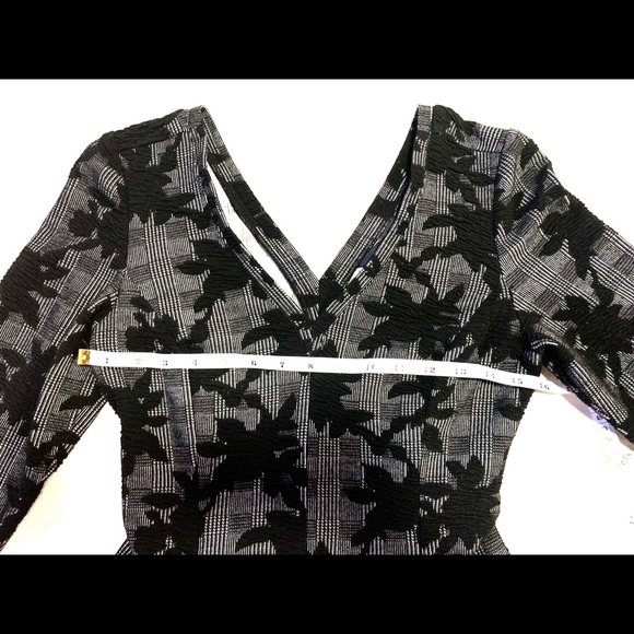 Sabie Women’s Floral Gray/Black Dress Sz Small - Picture 5 of 6